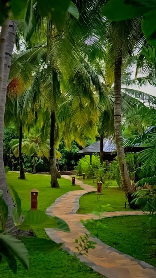 Silver Crown Nature Resort Kombichankulama 外观 照片