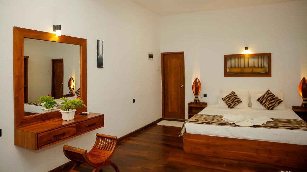 Silver Crown Nature Resort Kombichankulama 外观 照片