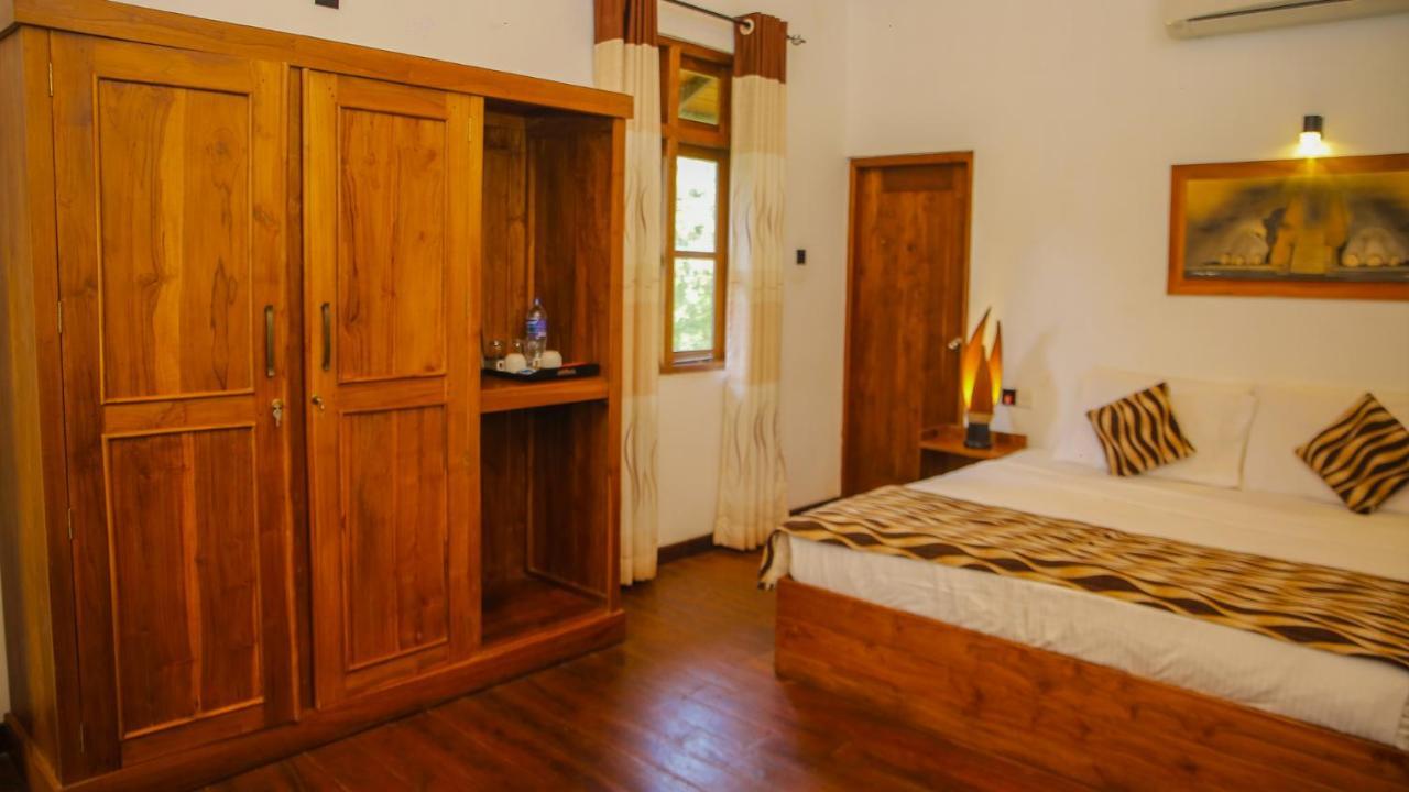 Silver Crown Nature Resort Kombichankulama 外观 照片